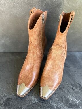 BRAND NEW Faux Leather Ankle Boots Tan Camel Nude Brown with silver metal detail